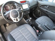 Kia Venga - 1.4 CVVT DynamicPLusLine Navigatie / Afn. trekhaak / Camera / Climate control