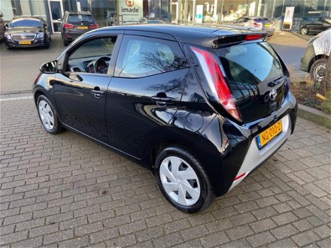 Toyota Aygo - 1.0 VVT-i x-play Airco, USB, Carkit - 1