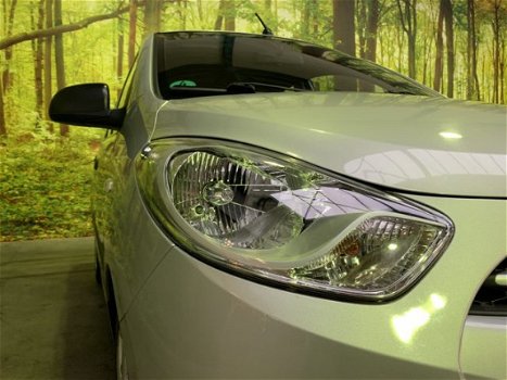 Hyundai i10 - 1.1 i-Drive Cool Airco Elek. Ramen en Spiegels CV Afstand Radio.CD - 1