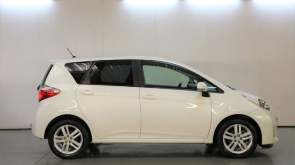 Toyota Verso S - 1.3 VVT-i Dynamic Cruise I Navi I Trekhaak - 1