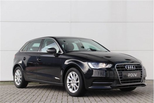 Audi A3 Sportback - 1.6 TDI 110pk Attraction Pro Line + Panoramadak + MMI Navigatie - 1