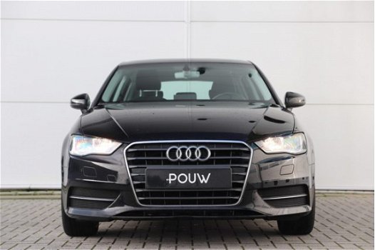 Audi A3 Sportback - 1.6 TDI 110pk Attraction Pro Line + Panoramadak + MMI Navigatie - 1