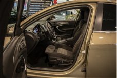 Opel Insignia - 1.4 T EcoFLEX Business+ *ACTIE* | XENON | TRACKPAD | NAVI GROOT | P.SENS | STUURVERW