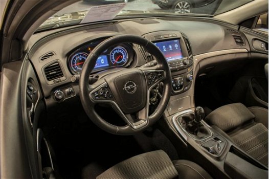 Opel Insignia - 1.4 T EcoFLEX Business+ *ACTIE* | XENON | TRACKPAD | NAVI GROOT | P.SENS | STUURVERW - 1