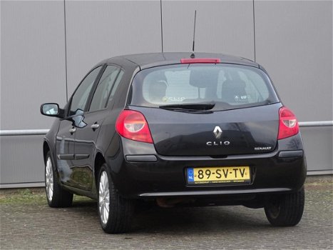 Renault Clio - 1.4-16V Dynamique Luxe 4-DEURS 148.114 KM NAP (bj2006) - 1