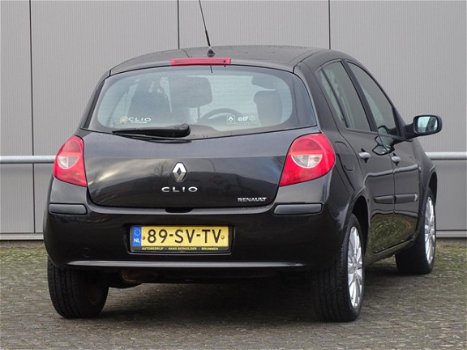 Renault Clio - 1.4-16V Dynamique Luxe 4-DEURS 148.114 KM NAP (bj2006) - 1