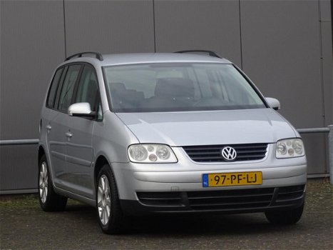 Volkswagen Touran - 1.6-16V FSI 7-PERSOONS AIRCO (bj2004) - 1