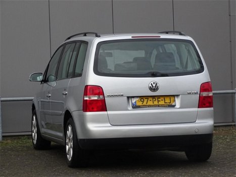 Volkswagen Touran - 1.6-16V FSI 7-PERSOONS AIRCO (bj2004) - 1