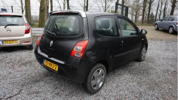 Renault Twingo - 1.2 Night & Day 1e eigen airco mooie en zuinige twingo distr-butie verv - 1