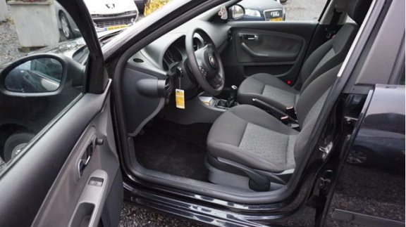 Seat Cordoba - 1.4-16V Chill Out sedan 4deurs clima-airco cruisct distributie-vervangen zeer nette s - 1