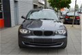 BMW 1-serie - 118i Essential 5Drs I Airco/ECC I Sport velgen I Dealer onderhouden - 1 - Thumbnail