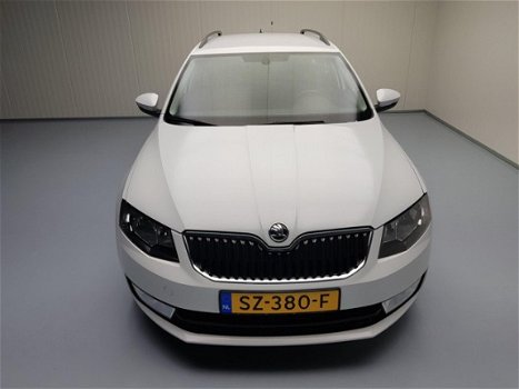 Skoda Octavia Combi - 1.6 TDI Greentech Ambition Airco Ecc, Ful map Navi Cruise Cont, Pdc achter, Bl - 1