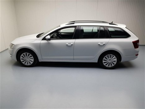 Skoda Octavia Combi - 1.6 TDI Greentech Ambition Airco Ecc, Ful map Navi Cruise Cont, Pdc achter, Bl - 1