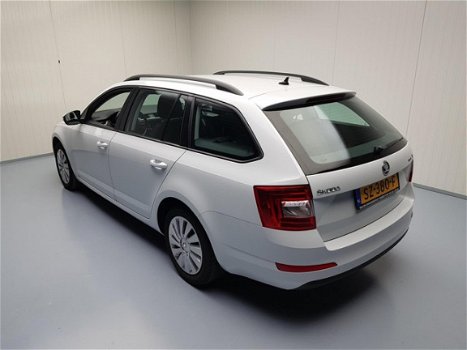 Skoda Octavia Combi - 1.6 TDI Greentech Ambition Airco Ecc, Ful map Navi Cruise Cont, Pdc achter, Bl - 1