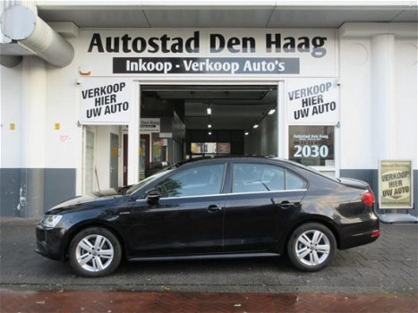 Volkswagen Jetta - 1.4 TSI Hybrid Comfortline Aut Navi Clima - 1