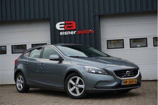 Volvo V40 - 2.0 D2 Momentum Business | TREKHAAK | - 1