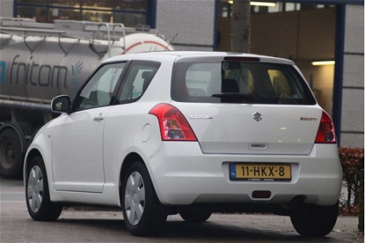 Suzuki Swift - 1.3 Comfort - zo meeneemprijs met nw APK - 1