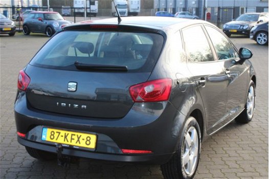 Seat Ibiza - 1.4 Style airco, radio cd speler, cruise control, elektrische ramen, trekhaak, lichtmet - 1