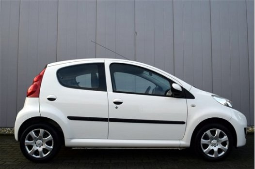 Peugeot 107 - 1.0 12V 5Drs Sublime Airco, Originele Audio, Isofix, Telefonie - 1