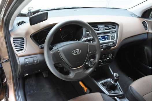 Hyundai i20 - 1.0 T-GDI i-Drive Cool 100pk [Navigatie Tomtom Licht metalen velgen] - 1