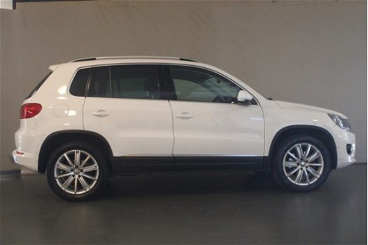 Volkswagen Tiguan - 2.0 TDi DSG 4motion Higline - 1