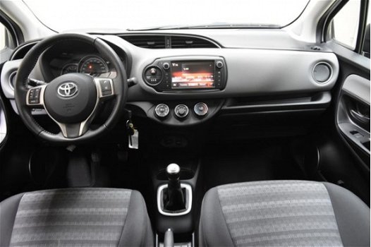 Toyota Yaris - 1.0 VVT-I Aspiration 5drs [ Airco Audio radio/mp3 Achteruitrijcamera ] - 1