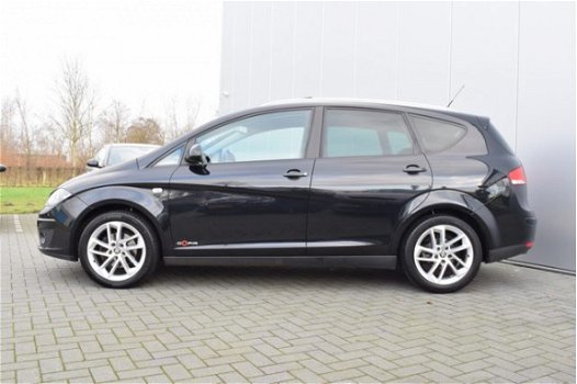 Seat Altea XL - 2.0 TDI Chill Out Bi-Xenon Schuifdak Navi Ecc Cruise Pdc Trekhaak - 1