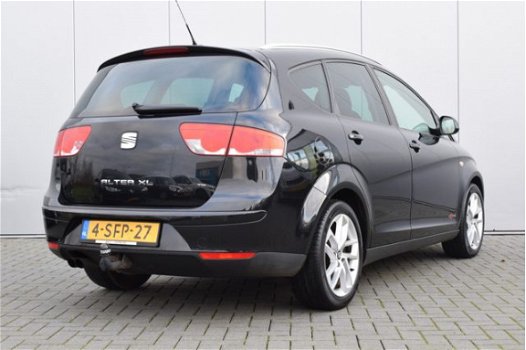 Seat Altea XL - 2.0 TDI Chill Out Bi-Xenon Schuifdak Navi Ecc Cruise Pdc Trekhaak - 1