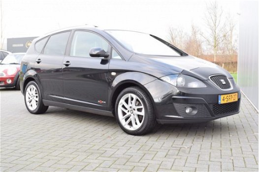 Seat Altea XL - 2.0 TDI Chill Out Bi-Xenon Schuifdak Navi Ecc Cruise Pdc Trekhaak - 1