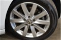 Volkswagen Golf - 1.4 TSI Highline NAVIGATIE / AUTOMAAT / XENON - 1 - Thumbnail