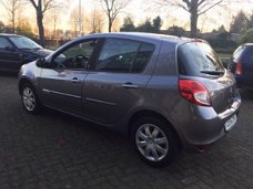 Renault Clio - 1.2 16V 75 / 33000 KM / AIRCO / 5 DEURS / ISOFIX