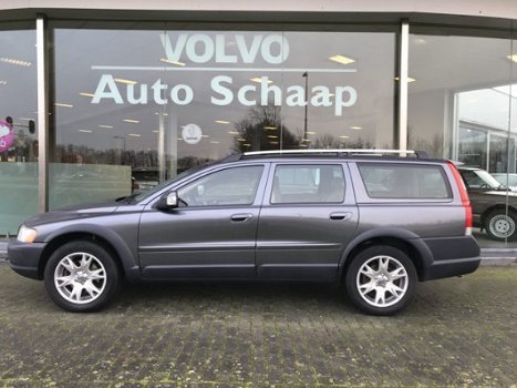 Volvo XC70 - 2.5 T AWD Summum Automaat | Rijklaar incl 6 mnd Bovag | Schuifdak Trekhaak Park assist - 1