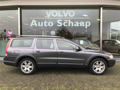 Volvo XC70 - 2.5 T AWD Summum Automaat | Rijklaar incl 6 mnd Bovag | Schuifdak Trekhaak Park assist - 1