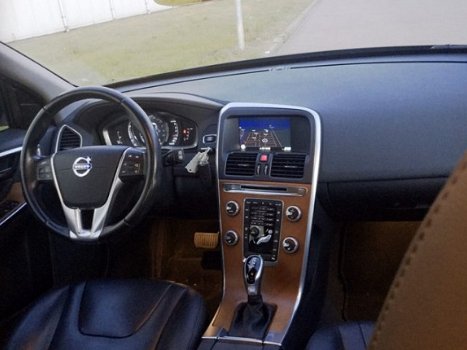 Volvo XC60 - 2.0 D4 FWD Summum | Aut | Leder | Navigatie | Xenon | Trekhaak - 1