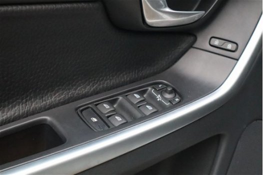 Volvo XC60 - 2.0 D3 Summum | Navigatie | Parkeercamera | Leder | Schuifdak | Zeer mooi exemplaar - 1
