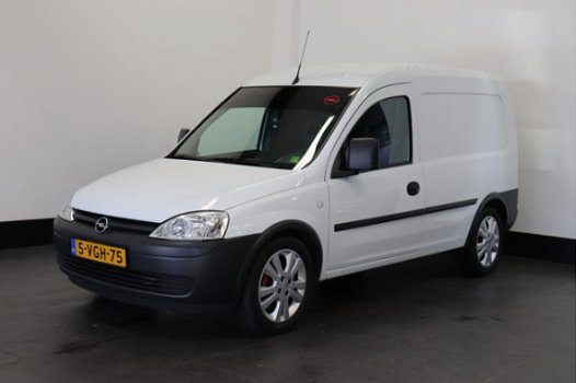 Opel Combo - 1.3 CDTi - Automaat - APK 01-2021 - € 2.950, - Ex - 1