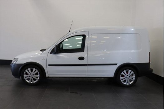 Opel Combo - 1.3 CDTi - Automaat - APK 01-2021 - € 2.950, - Ex - 1