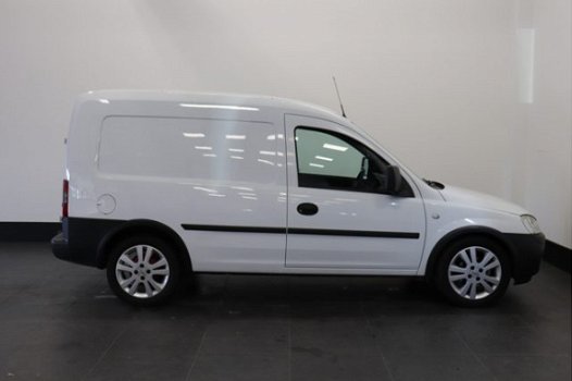 Opel Combo - 1.3 CDTi - Automaat - APK 01-2021 - € 2.950, - Ex - 1