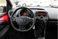 Toyota Aygo - 1.0 5 DEURS X-NOW AIRCO ELEKT RAMEN - 1 - Thumbnail