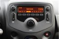 Toyota Aygo - 1.0 5 DEURS X-NOW AIRCO ELEKT RAMEN - 1 - Thumbnail