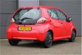 Toyota Aygo - 1.0 VVT-i Now 5 Deurs | Airco | Centr. vergrendeling | - 1 - Thumbnail