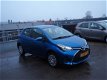 Toyota Yaris - 1.3 VVT-i 99pk 5D Aut Aspiration/NAVIGATIE - 1 - Thumbnail