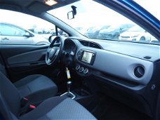 Toyota Yaris - 1.3 VVT-i 99pk 5D Aut Aspiration/NAVIGATIE