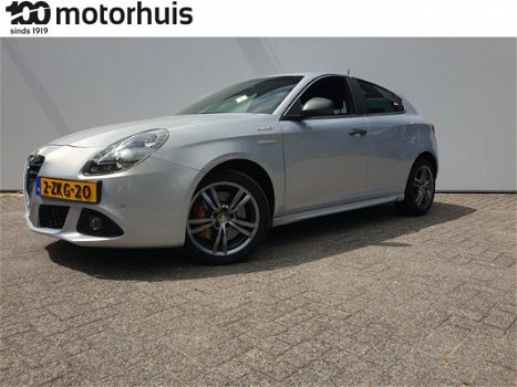 Alfa Romeo Giulietta - 1.4 TURBO 170PK AUT EXCLUSIVE NAVI PDC ALCANTARA NAP - 1