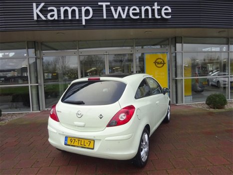 Opel Corsa - 1.4 16V 3D Cosmo - 1