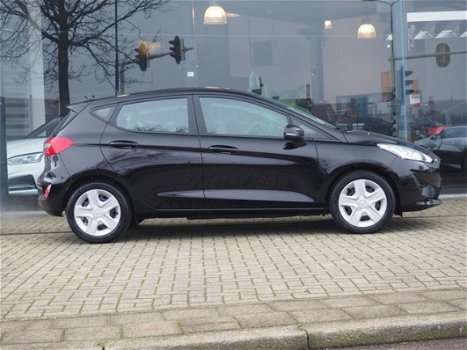 Ford Fiesta - 1.1 Trend / Navigatie / DAB / Parkeersensoren / Rijstrookhulp - 1