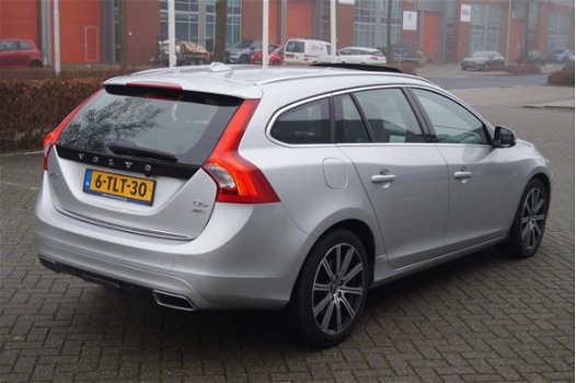 Volvo V60 - D6 Plug-In Hybrid Geartronic AWD Summum - 1