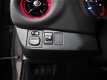 Toyota Yaris - 1.5 VVT-i 111pk 5D Design Red - 1 - Thumbnail