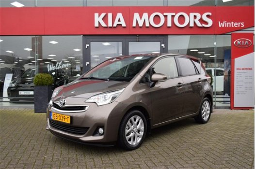 Toyota Verso S - 1.3 VVT-i Dynamic Autom. ECC Cr.Control Navi+Camera Pano-dak Trekhaak - 1