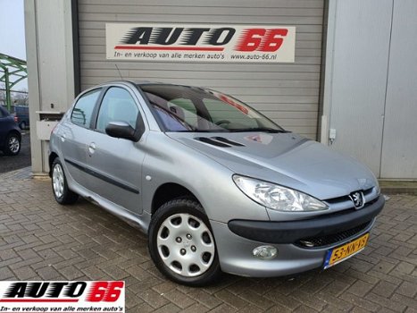 Peugeot 206 - 1.4-16V Gentry Airco 100xxx op de teller BJ 2003 - 1